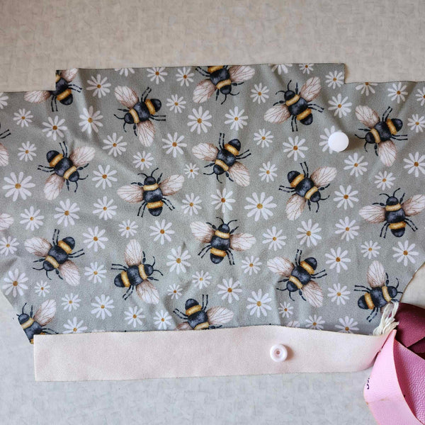 Waterproof LiliPOD bag | Field bumblebee
