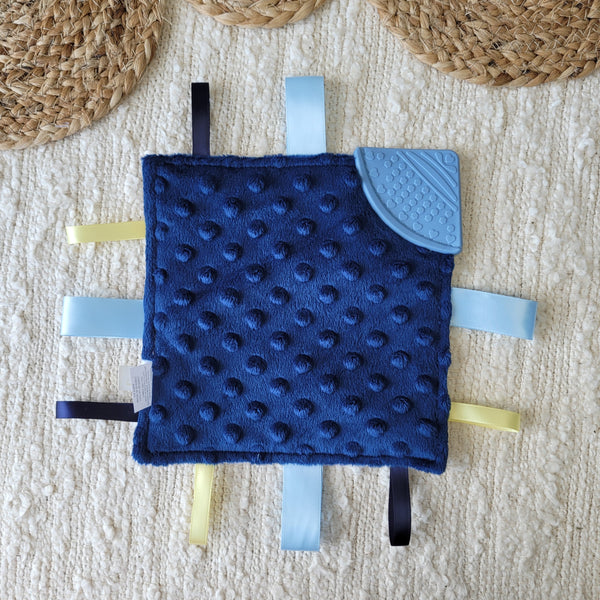 Crunchy comforter with teething corner | Paper Caravel