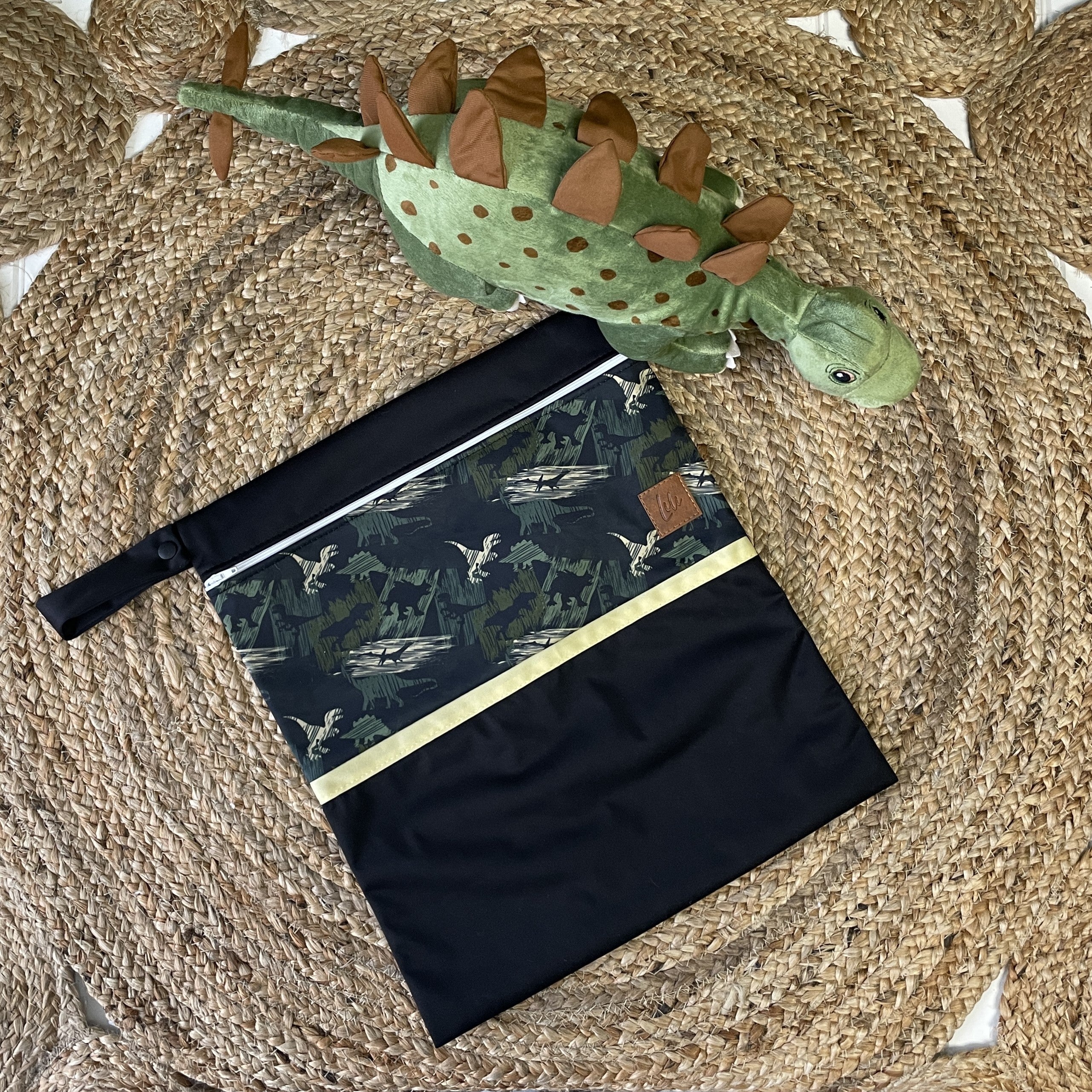 Transport Jurassic Pat