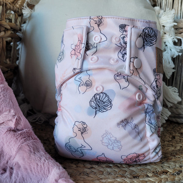 Cloth Diaper | NEWBORN size | Maternal Tenderness (full print)