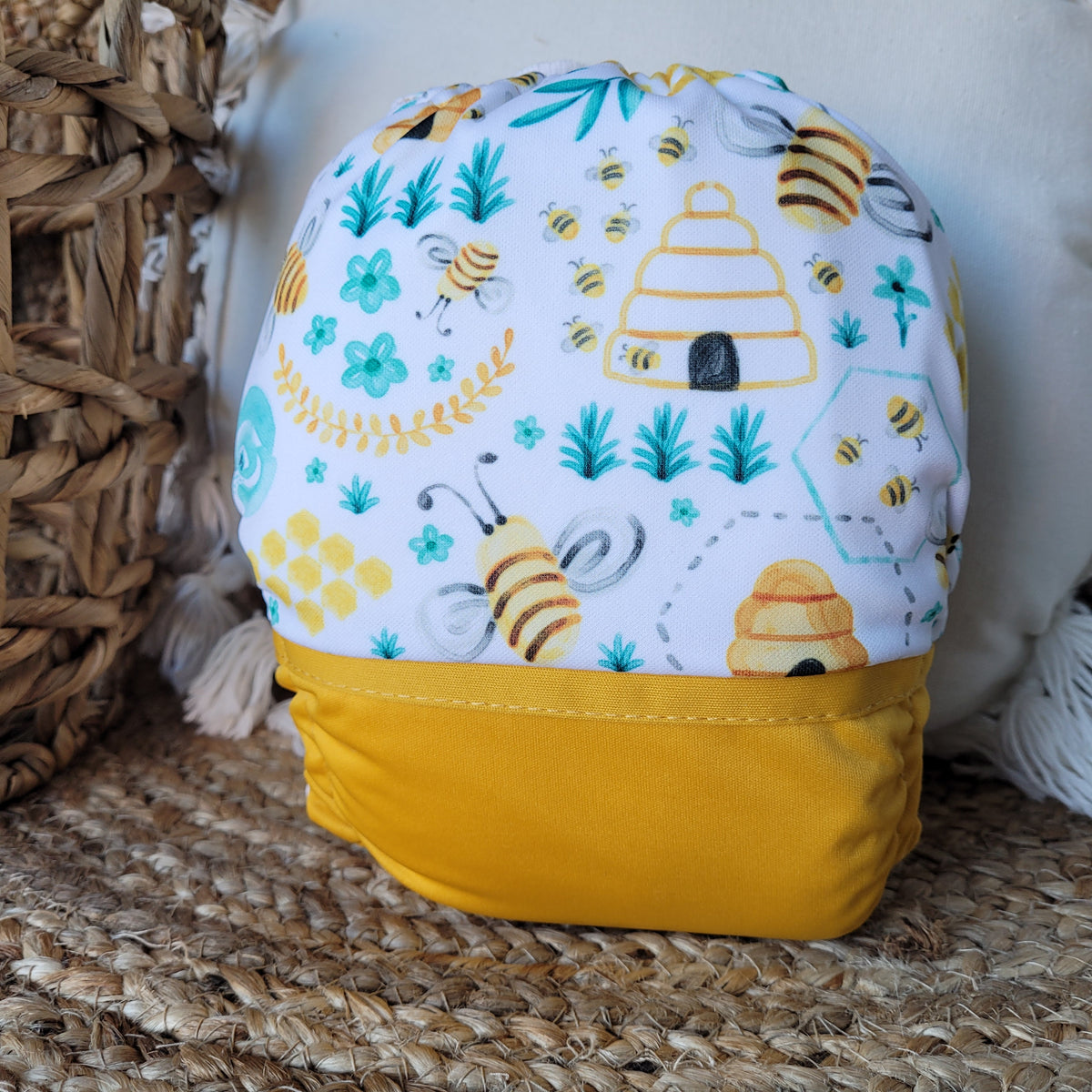 Pocket Cloth Diaper | NEWBORN size | Busy bees (wrap)