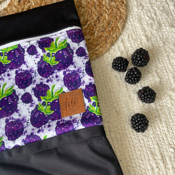 Hanging waterproof bag | Juicy Blackberries