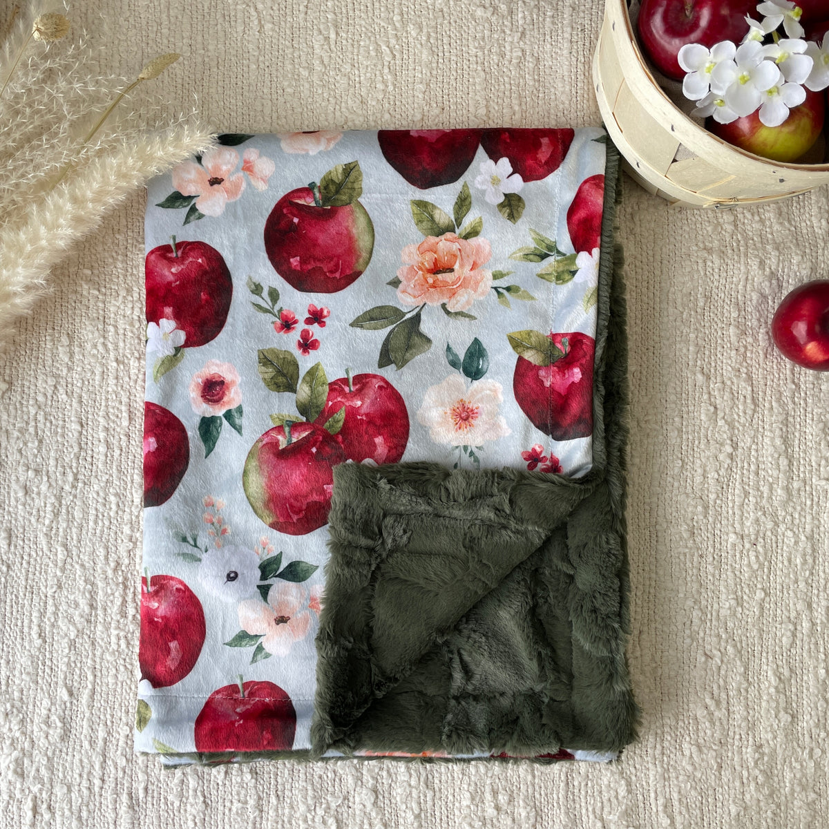Simple comforter ready to go | Queen pippin apple [Minky/Faux Fur]