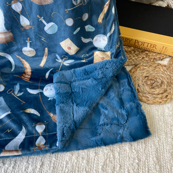 Simple comforter ready to go | Wizarding University [Minky/Faux Fur] 