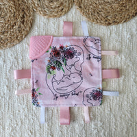 Crunchy comforter with teething corner | Pink Floral Breastfeeding